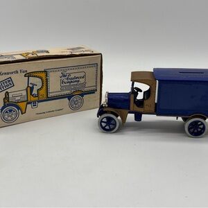 ERTL 1925 Kenworth Van #9991 Eastwood Automobilia Limited Edition Die-Cast Bank